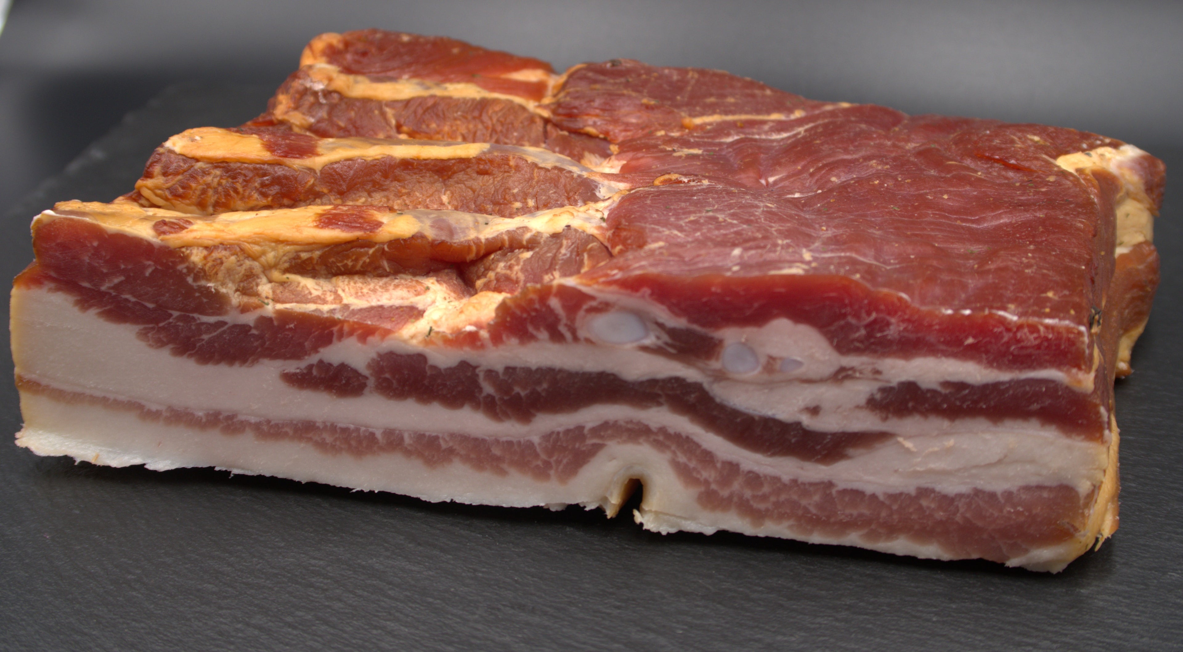 Bauchspeck geräuchert